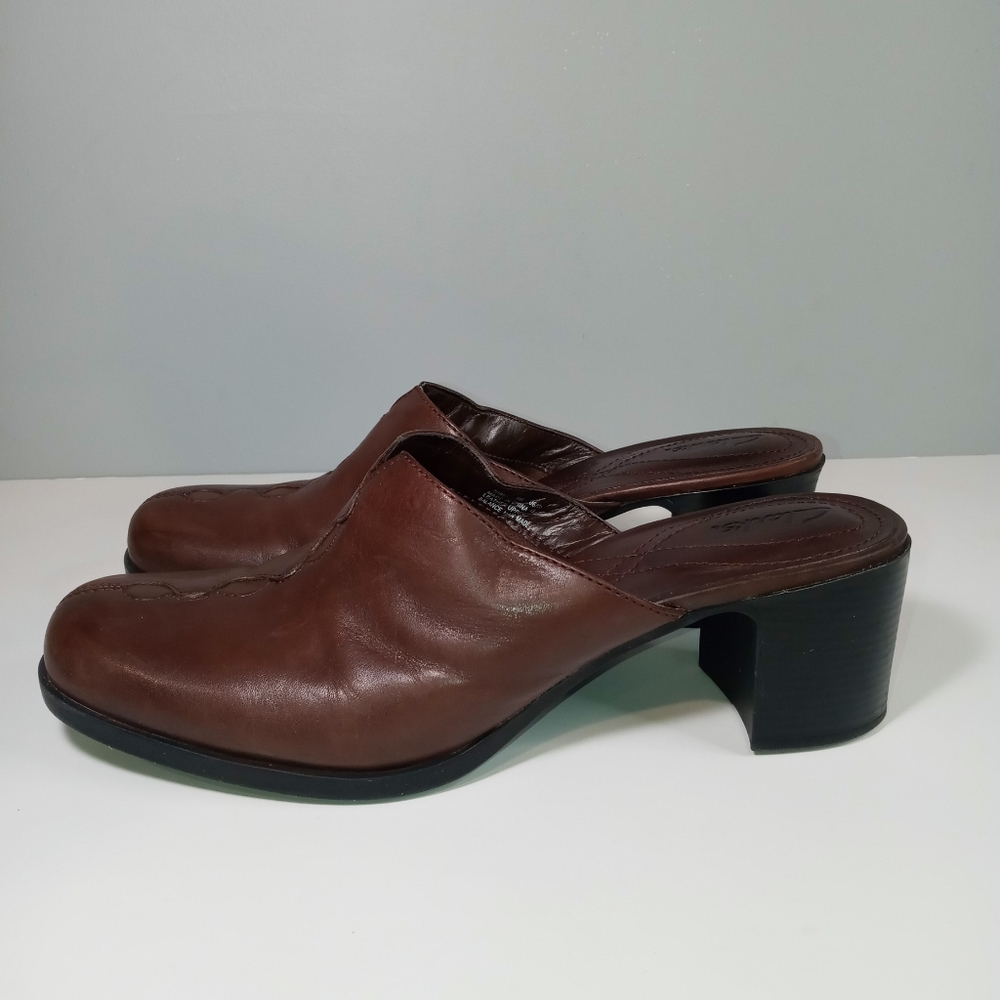 Clarks Mule Heels Curtis size 9 Brown Leather